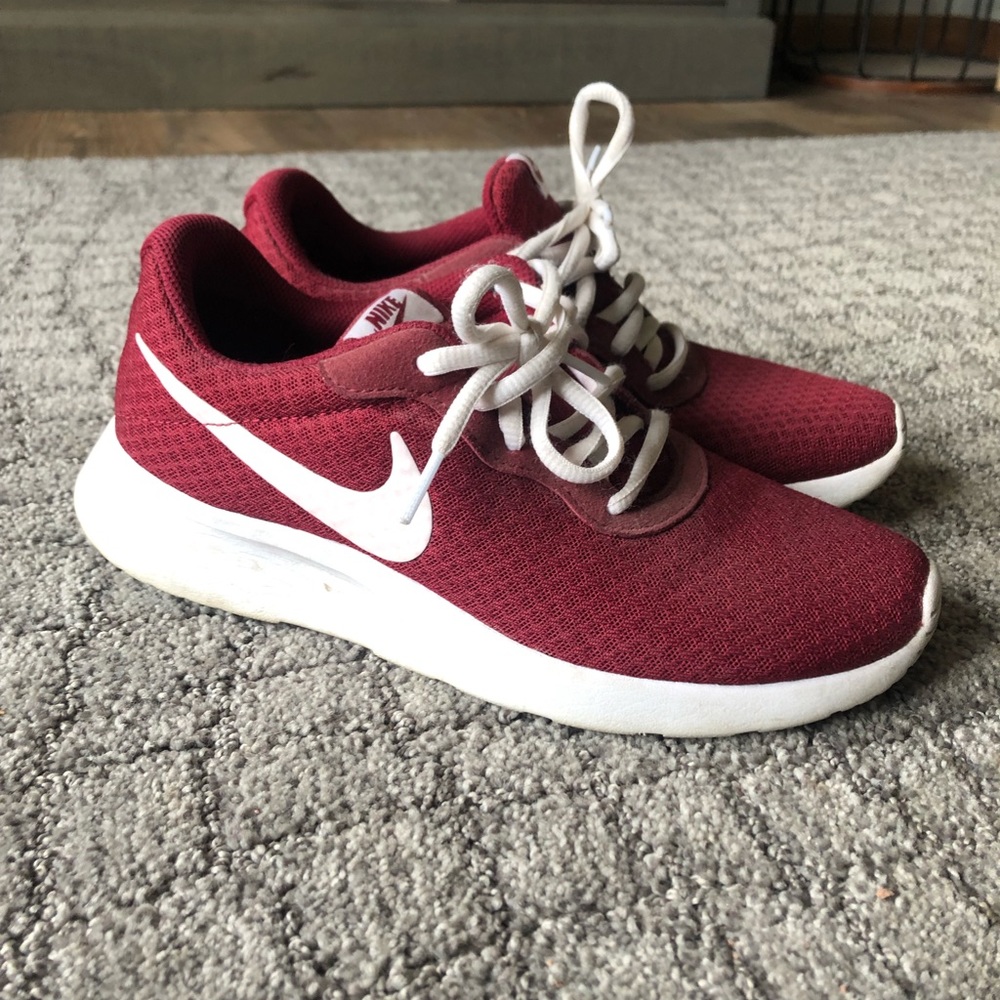 Nike Tanjun